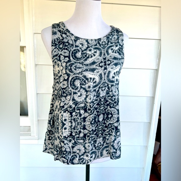 Chaser brand tank with cutout in back size medium - Picture 1 of 3